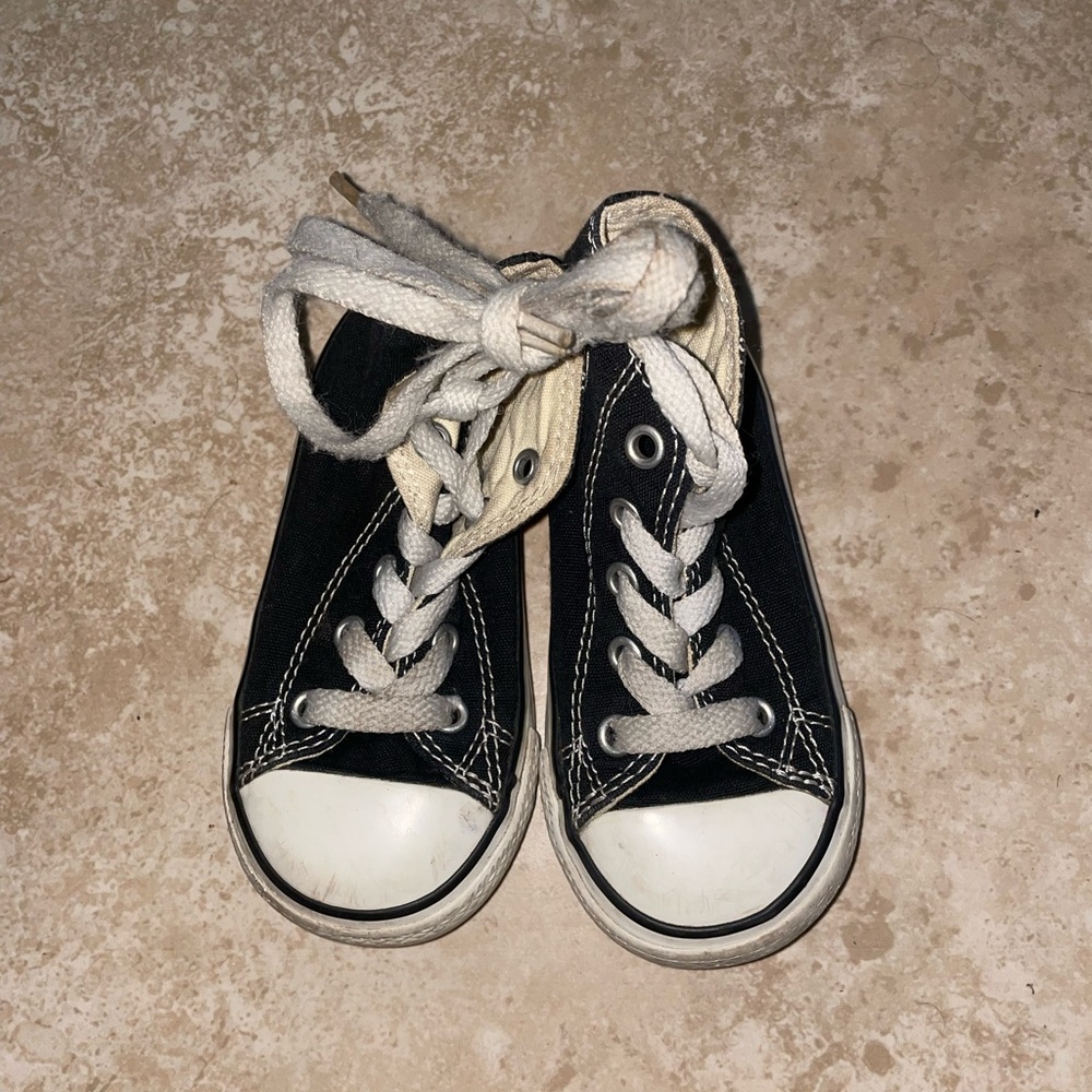 Kids Black and White converse size 6C